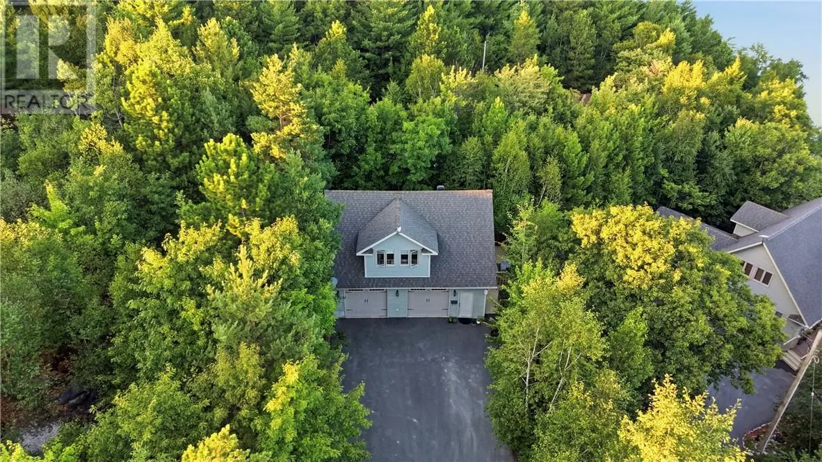 317 Middle Lake