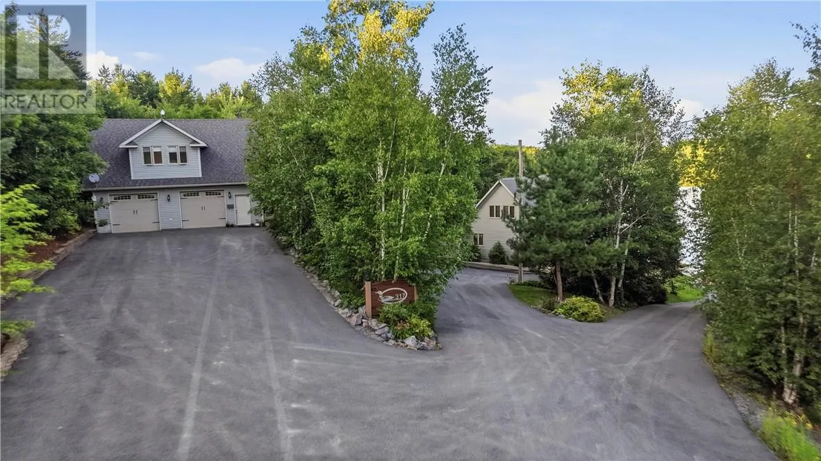 317 Middle Lake
