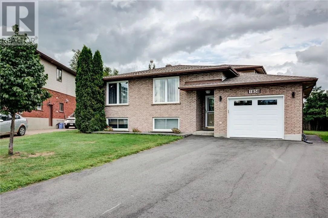 1858 Covewood Crescent