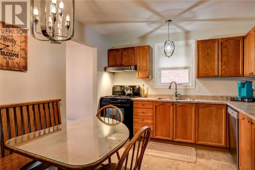 1858 Covewood Crescent