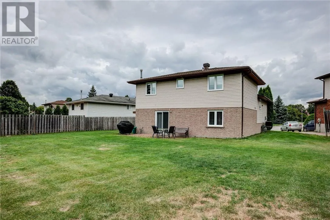 1858 Covewood Crescent