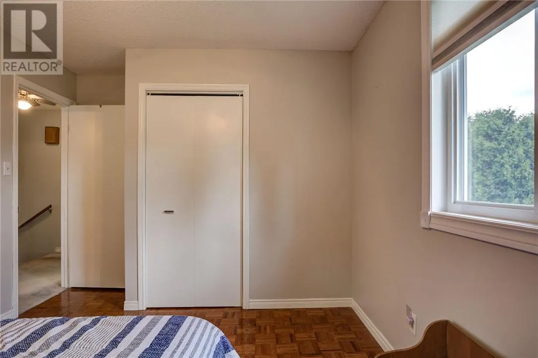 1858 Covewood Crescent