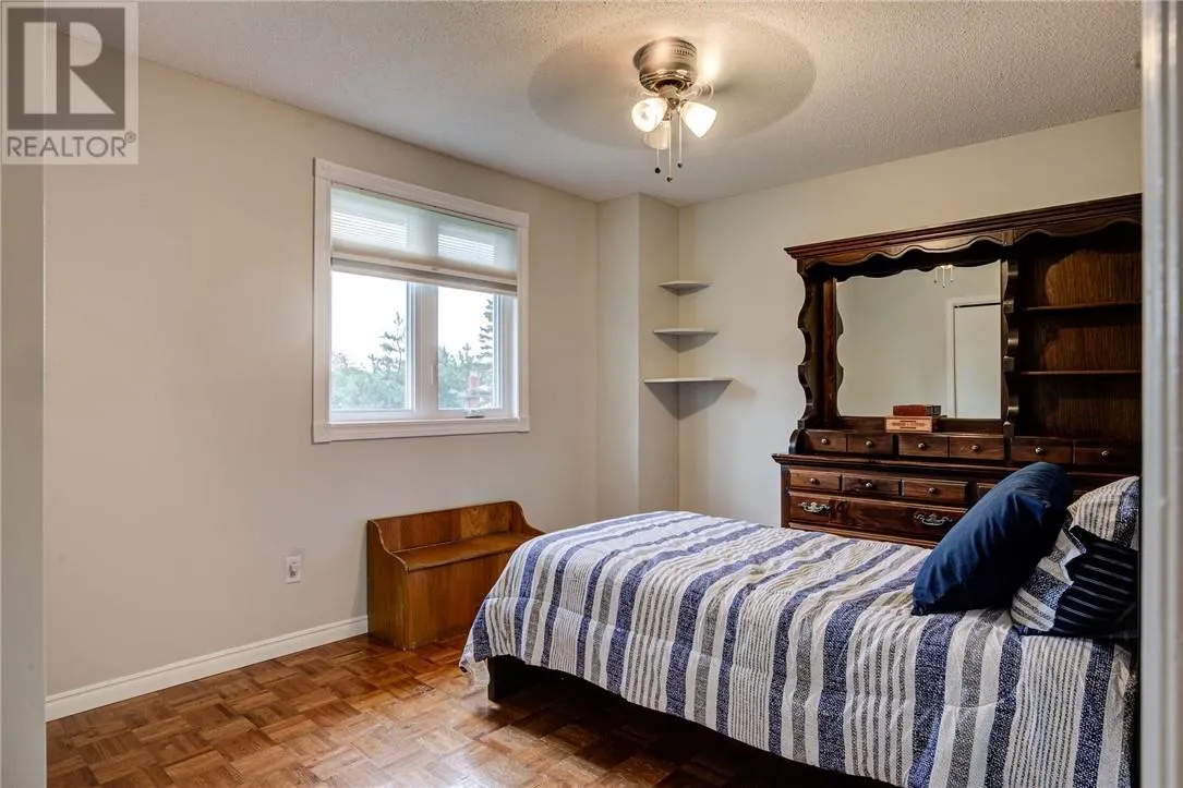 1858 Covewood Crescent