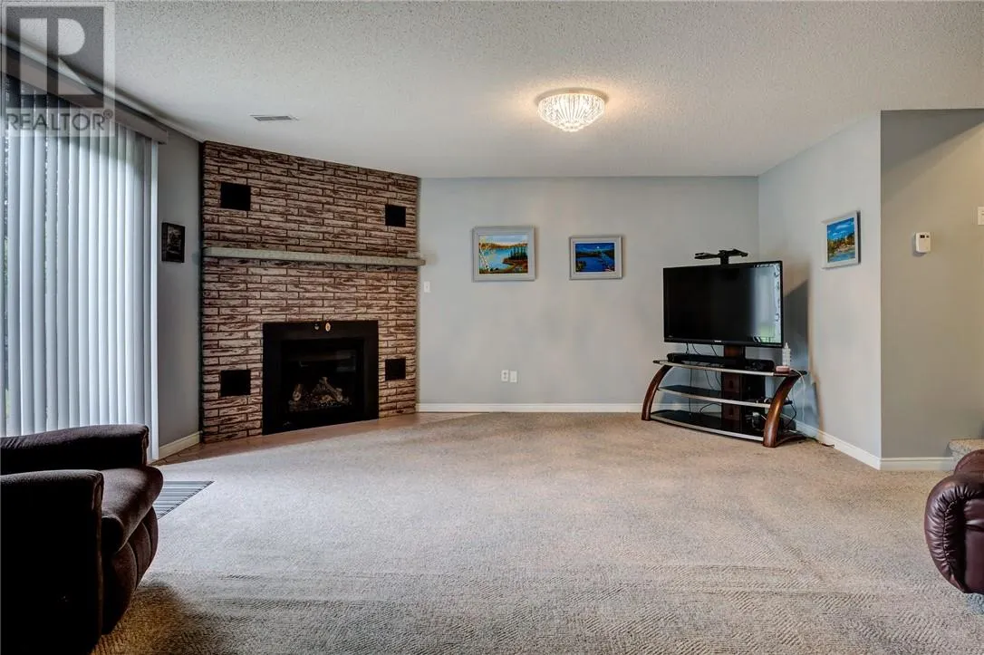 1858 Covewood Crescent