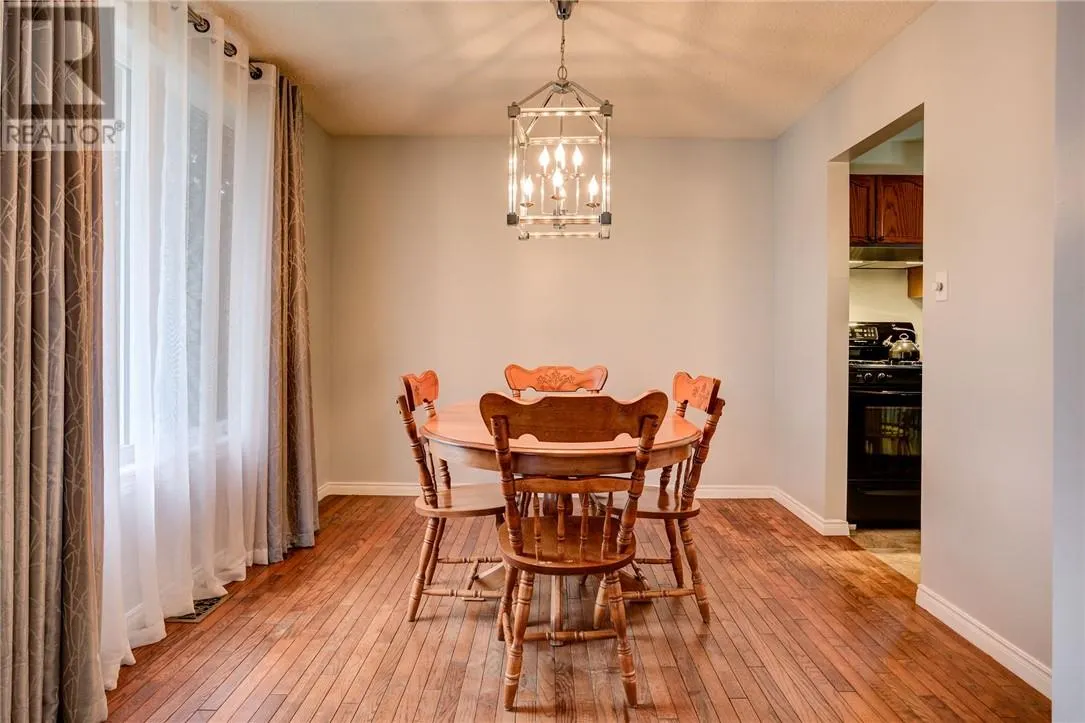 1858 Covewood Crescent