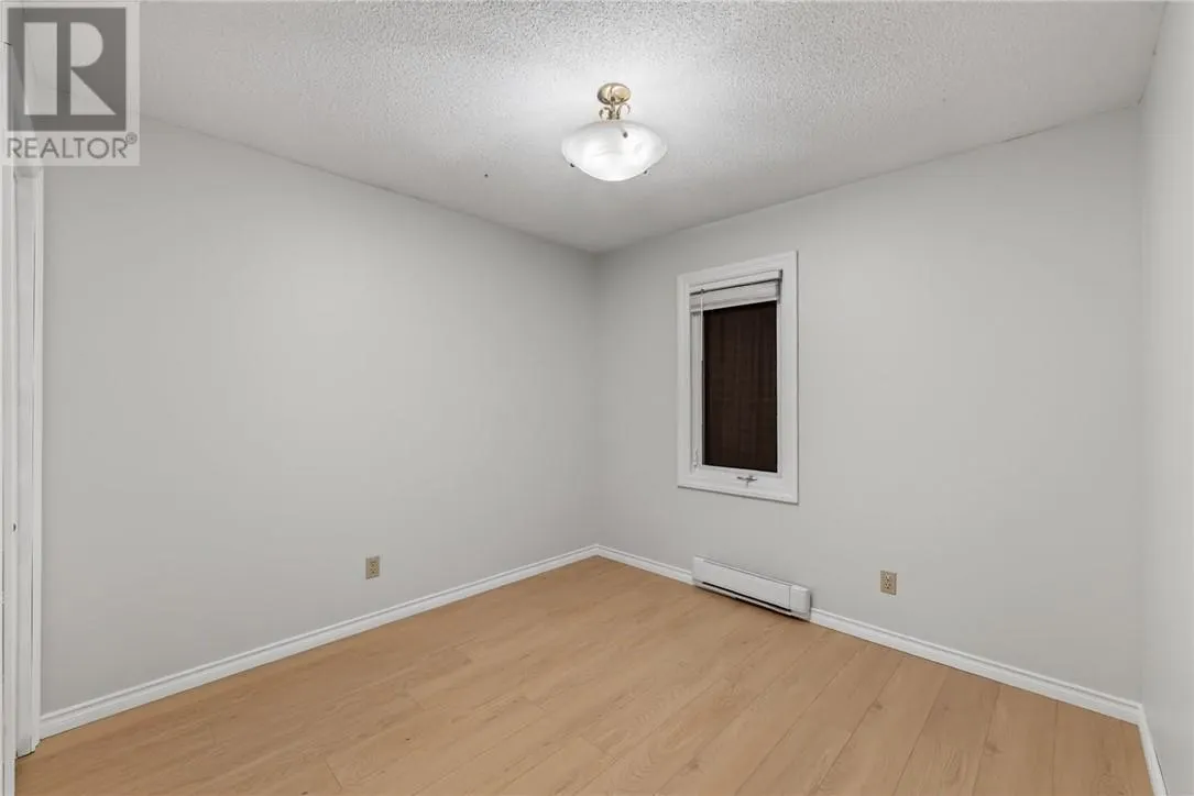 60 Radcliff Park