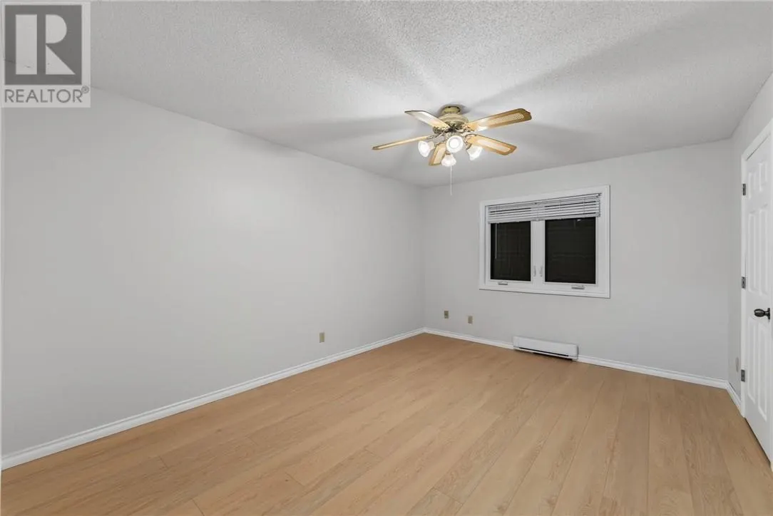 60 Radcliff Park