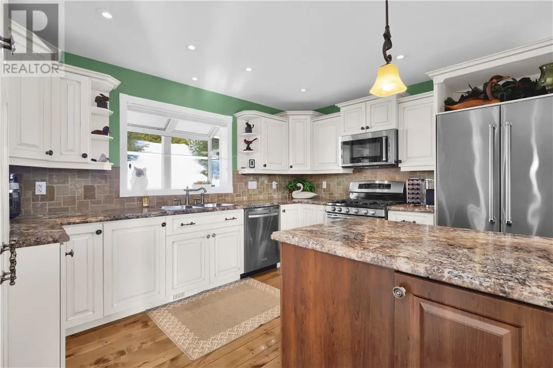51 SUNRISE BAY Road