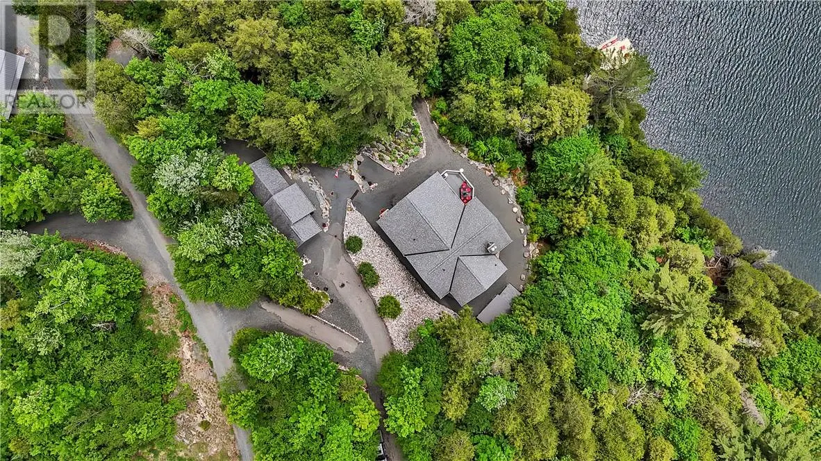 51 SUNRISE BAY Road