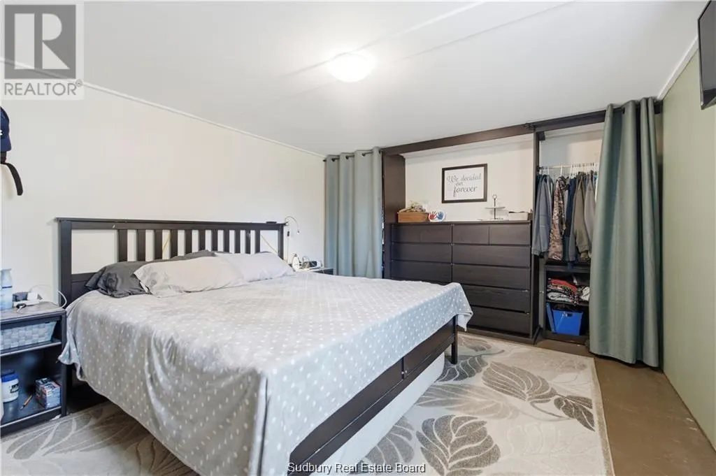 43 Shamess Crescent