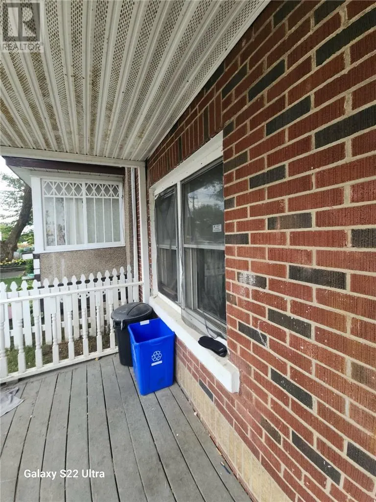335 Frood Road