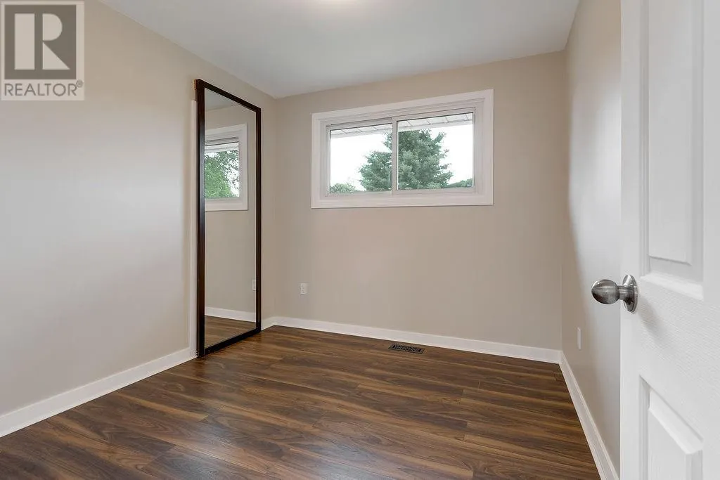 1609 Redfern