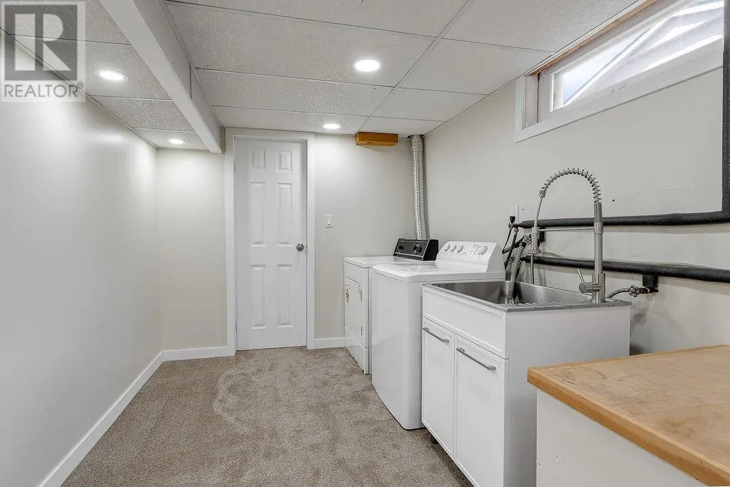 1609 Redfern
