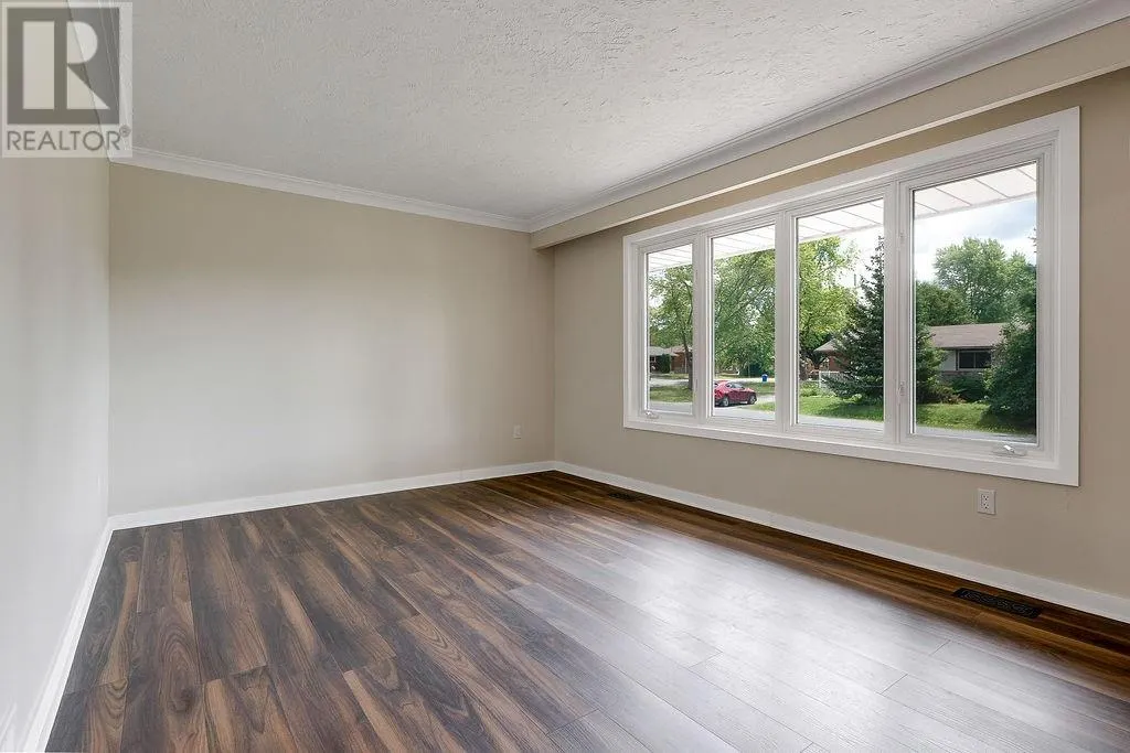 1609 Redfern