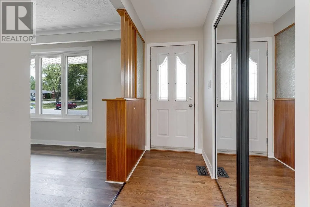 1609 Redfern