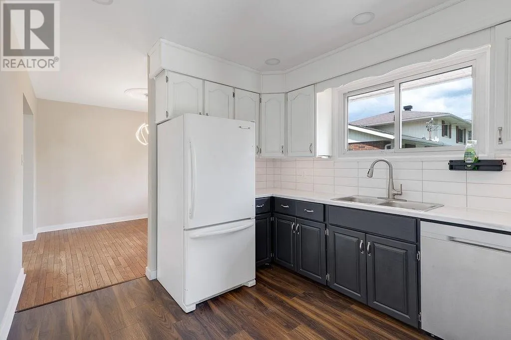 1609 Redfern