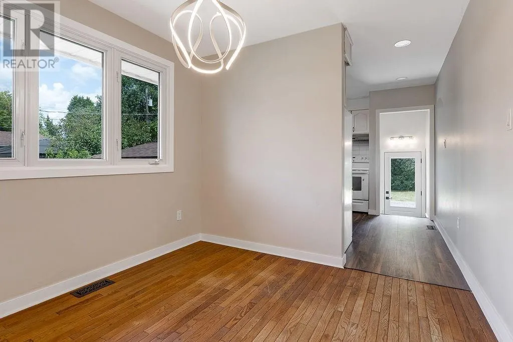 1609 Redfern