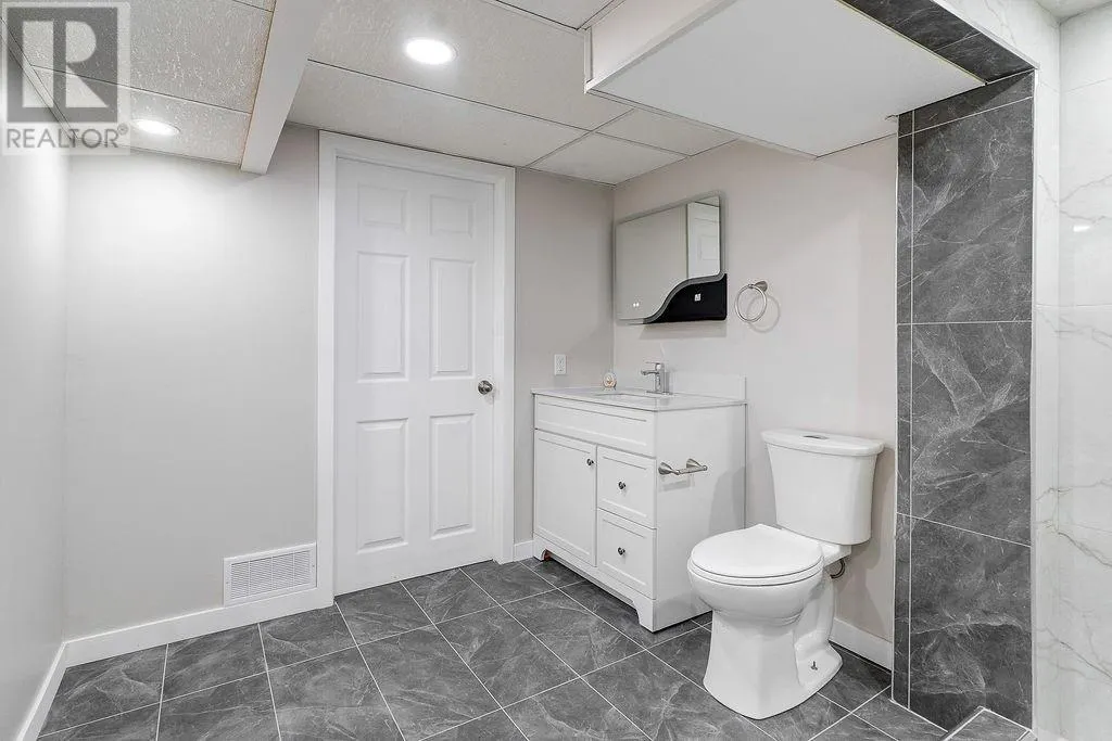 1609 Redfern