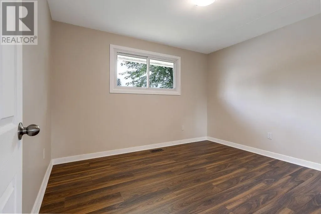 1609 Redfern