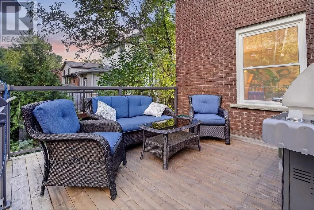 16 Aspenwood Court
