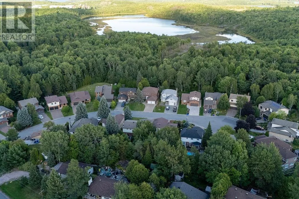 16 Aspenwood Court