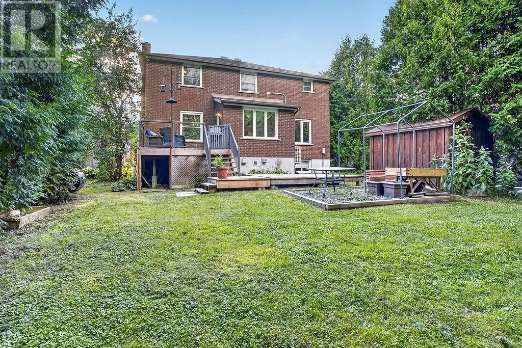 16 Aspenwood Court