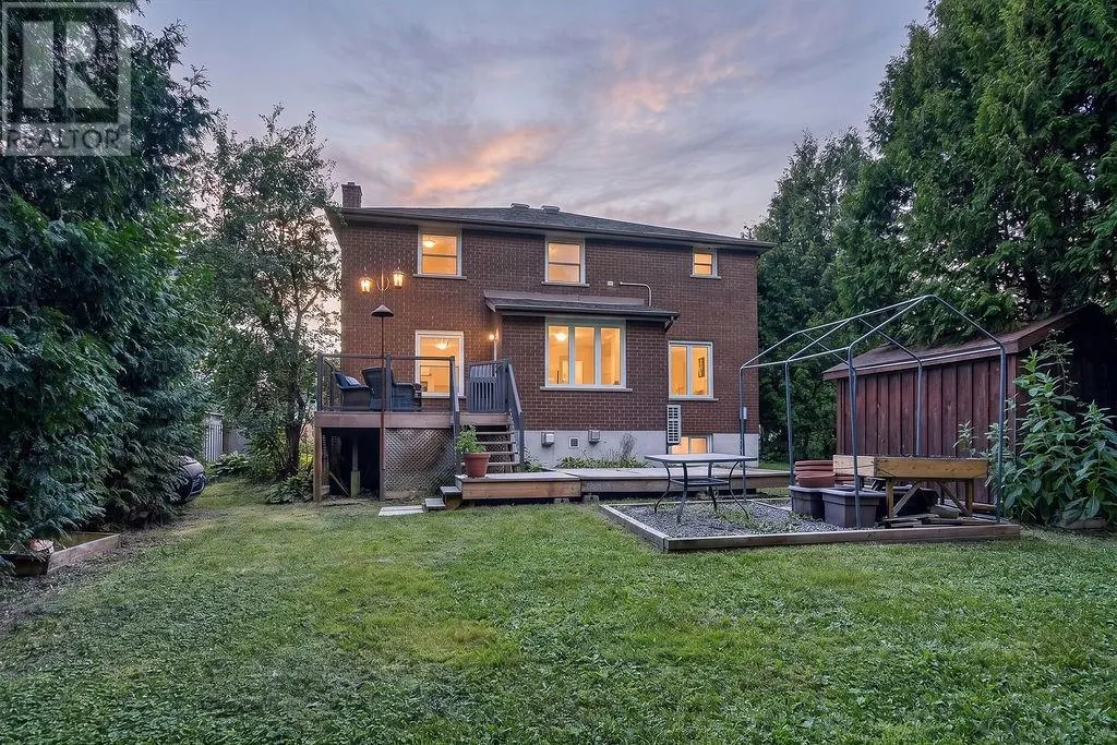 16 Aspenwood Court