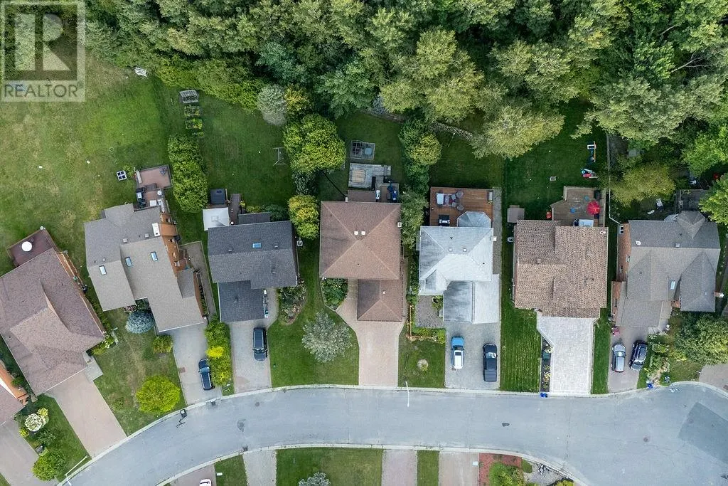 16 Aspenwood Court