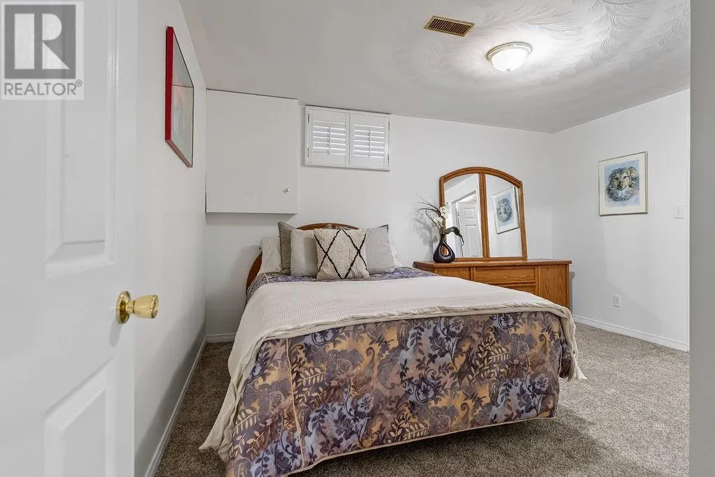 16 Aspenwood Court