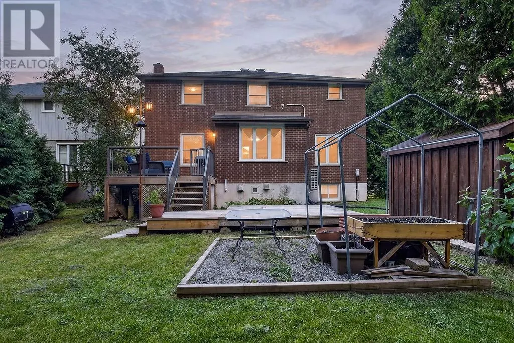 16 Aspenwood Court