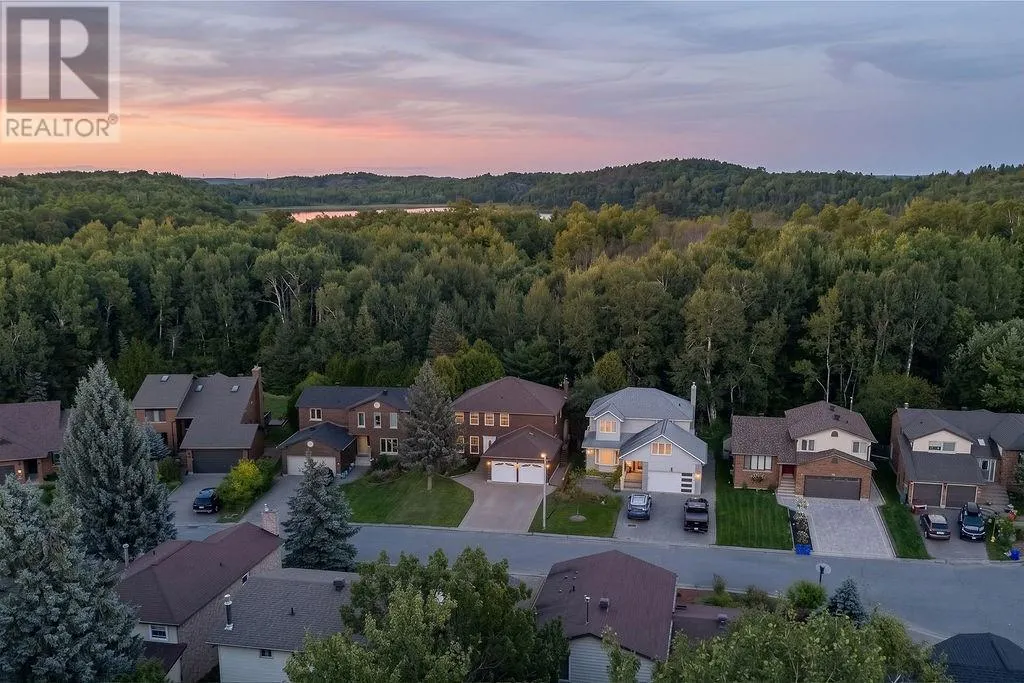 16 Aspenwood Court