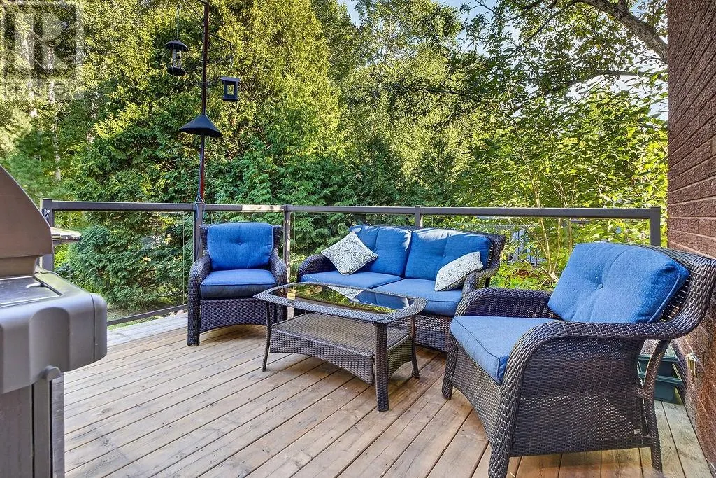 16 Aspenwood Court