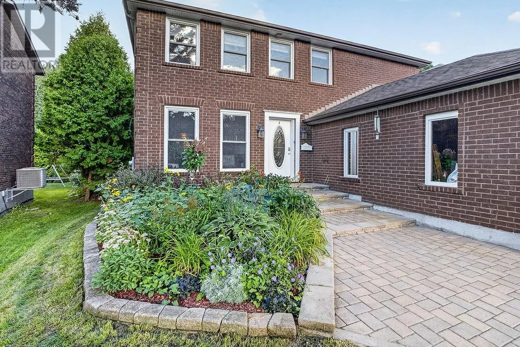 16 Aspenwood Court
