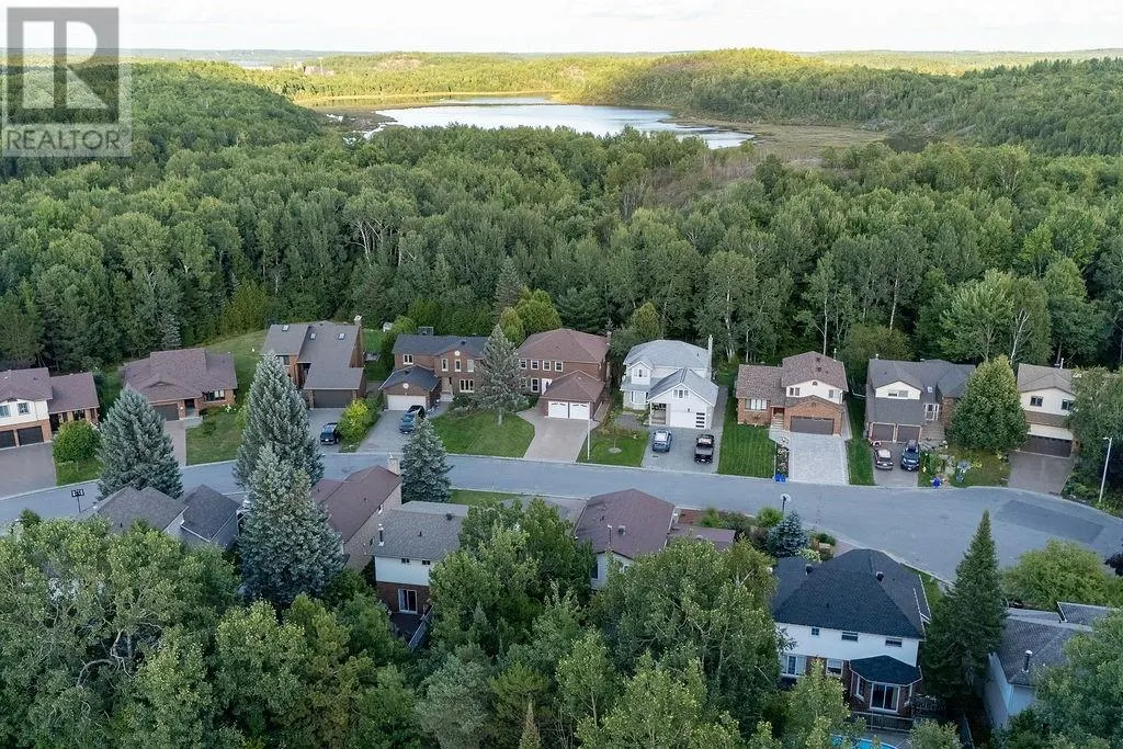 16 Aspenwood Court