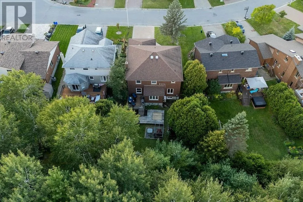 16 Aspenwood Court