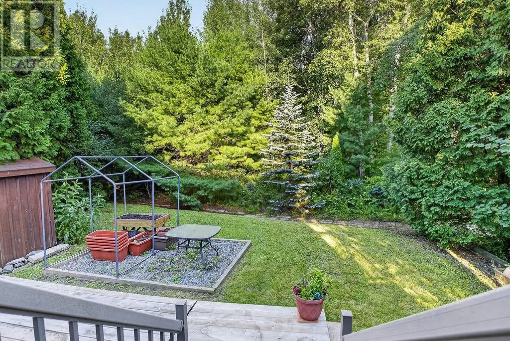 16 Aspenwood Court