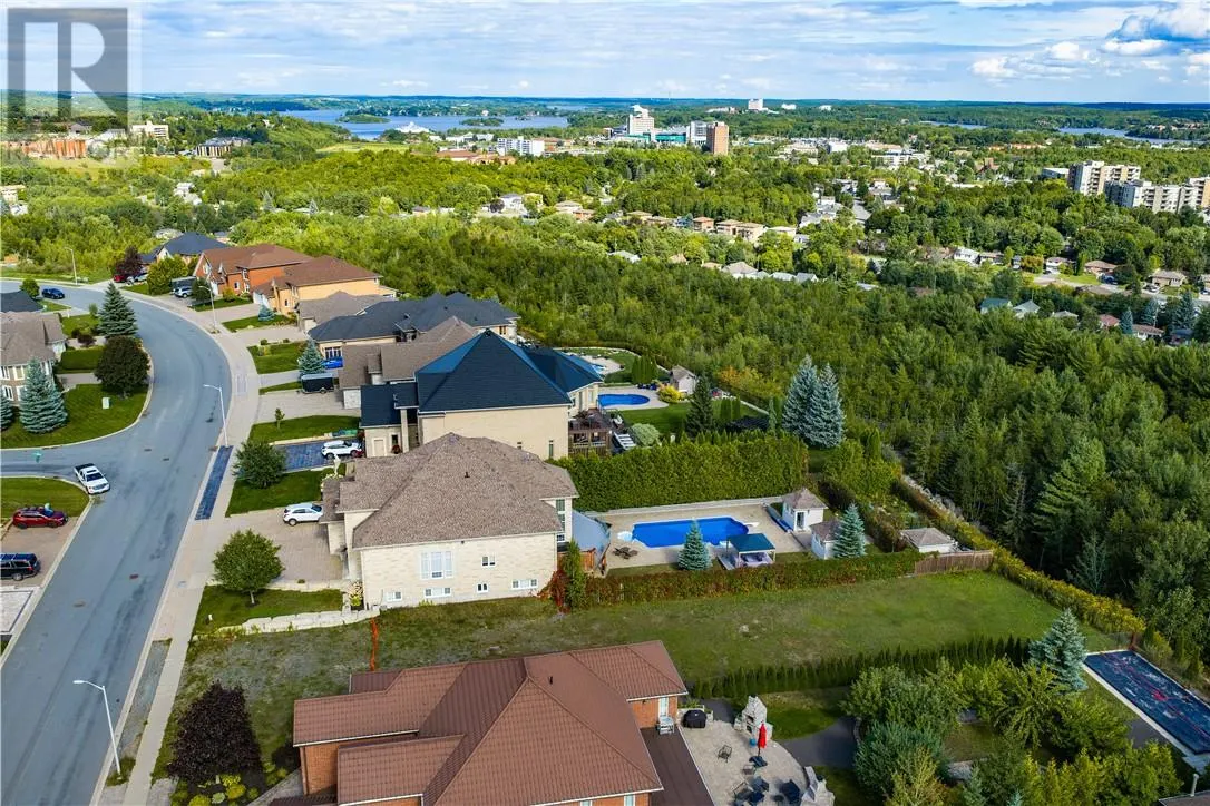 695 Corsi Hill