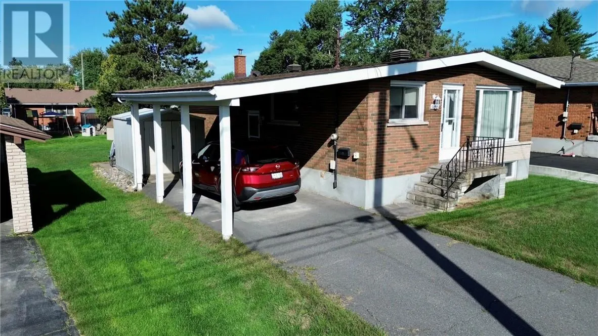 645 Churchill Avenue