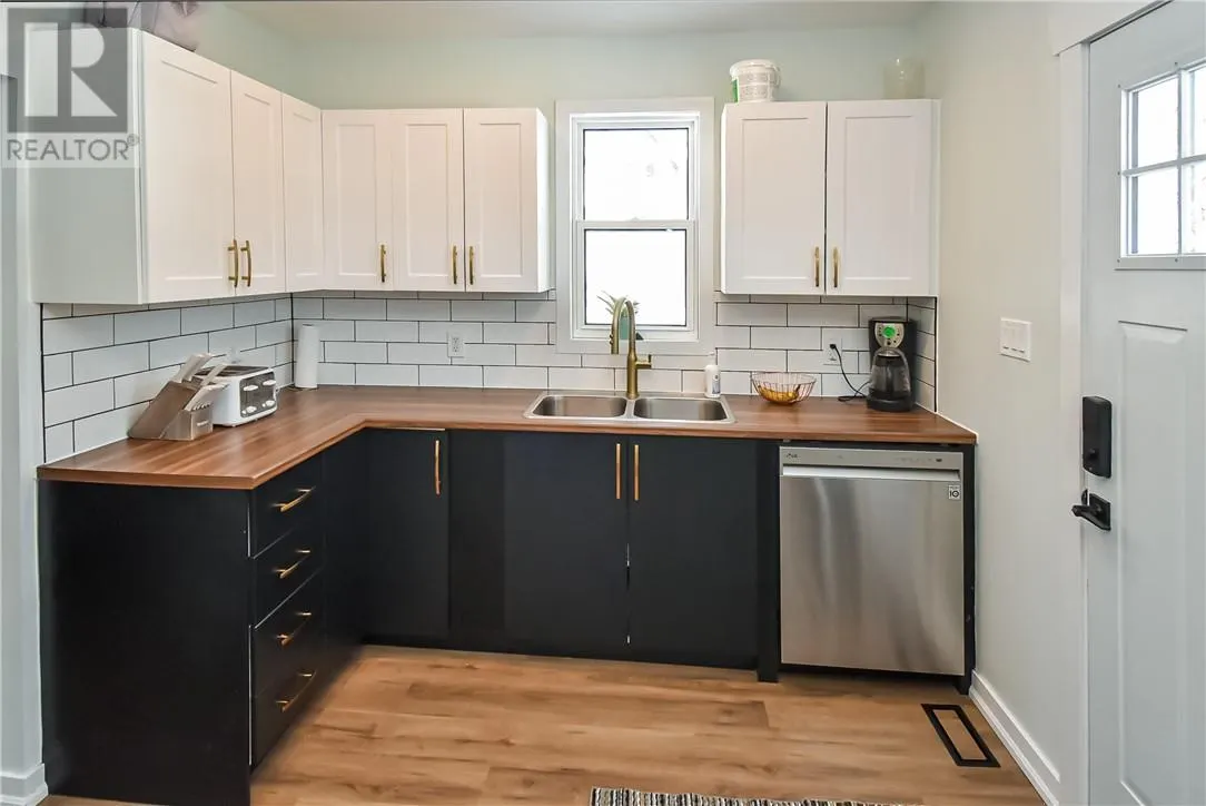14 B Sixth Avenue