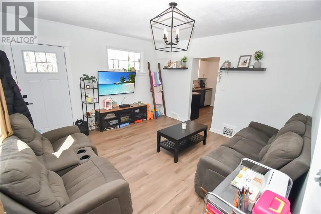 14 B Sixth Avenue