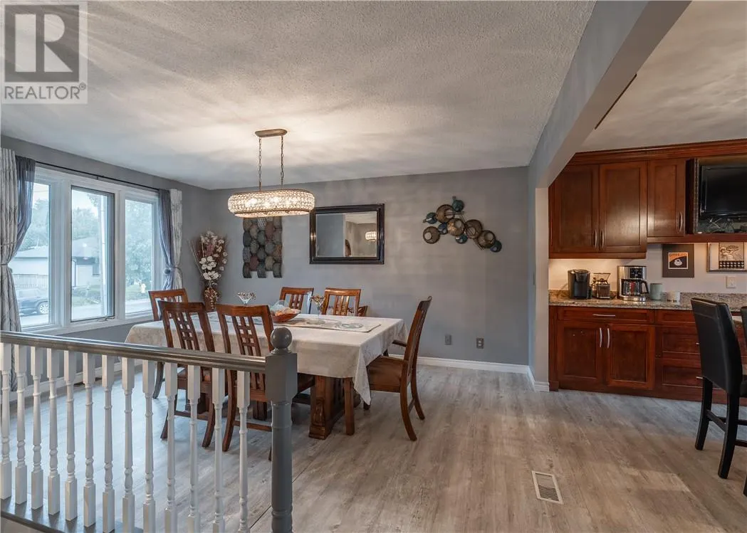 29 Carr Avenue