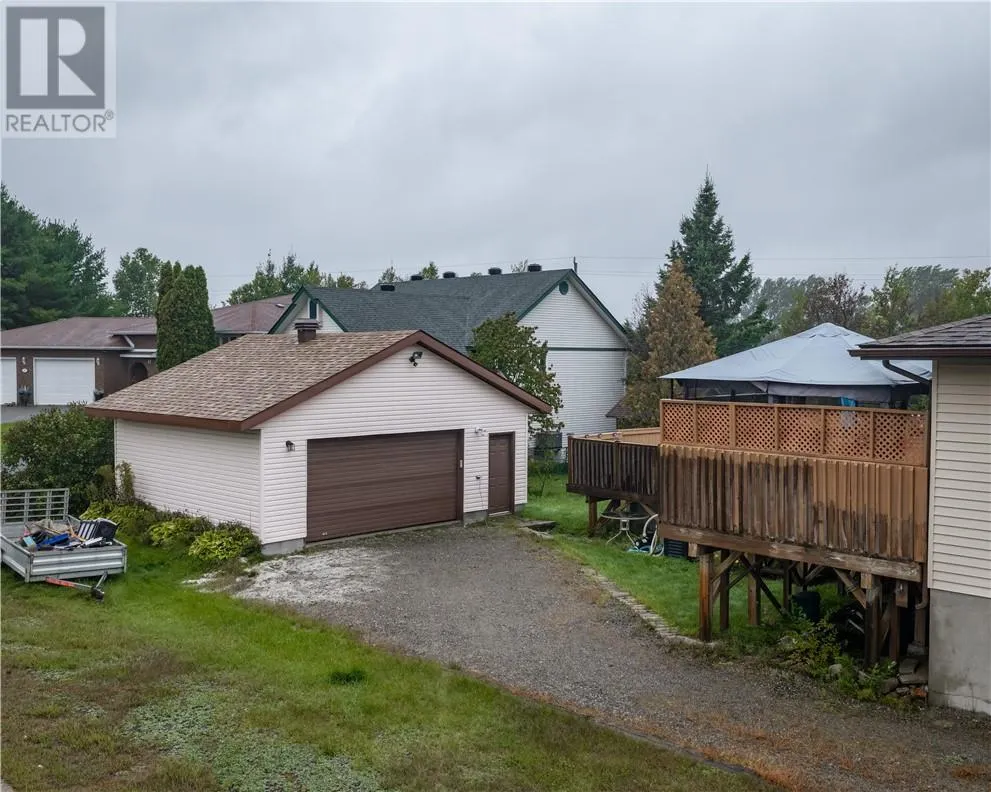 29 Carr Avenue