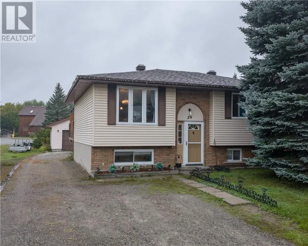 29 Carr Avenue
