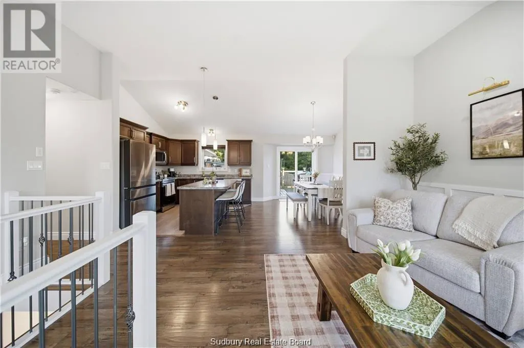 1663 Meadowlark Way