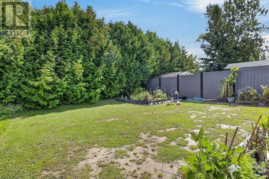 112 Hollybrook Crescent