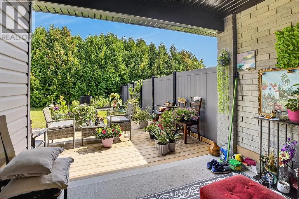 112 Hollybrook Crescent