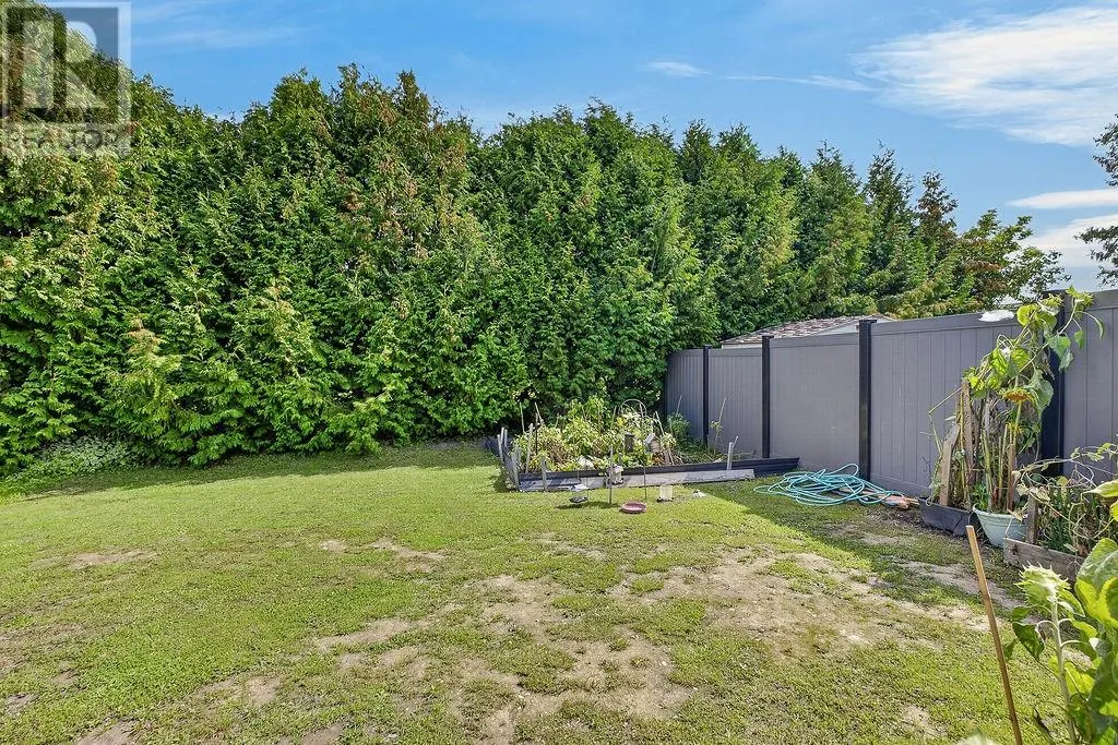 112 Hollybrook Crescent