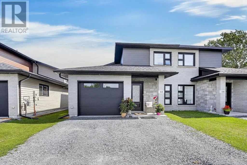 112 Hollybrook Crescent