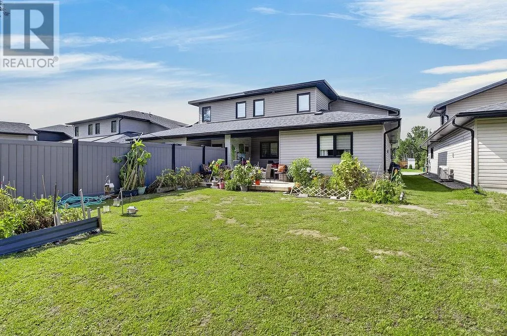 112 Hollybrook Crescent