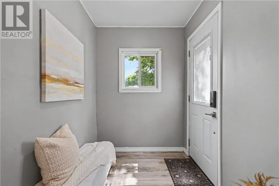 87 Simcoe Street